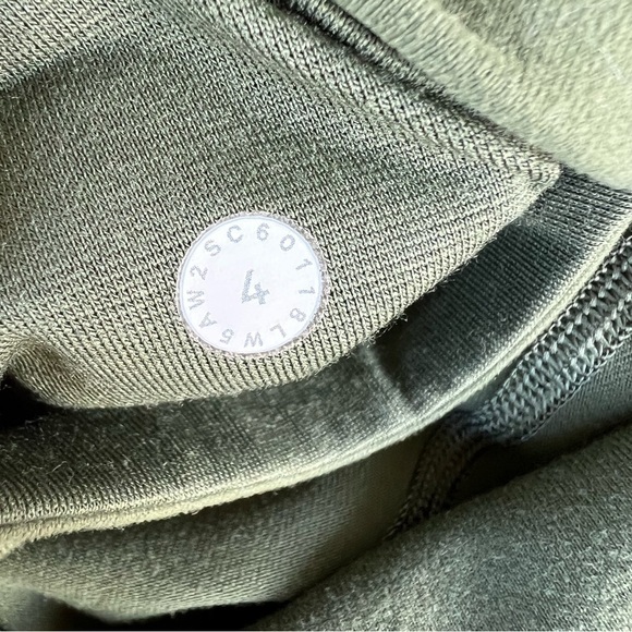 Lululemon Wunder Under Low-Rise Full Length Tight W5AW2S Barracks Green Sz 4 GUC - Picture 10 of 10